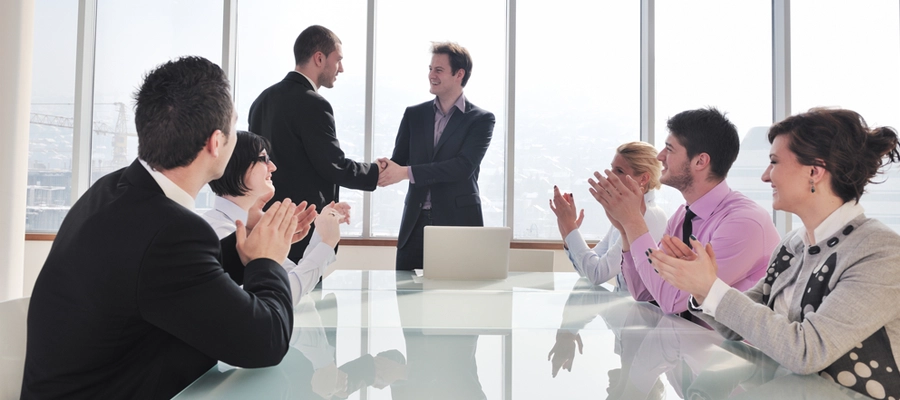 قلق&zwnj;باز | اتیکت کسب&zwnj;وکار (Business Etiquette)